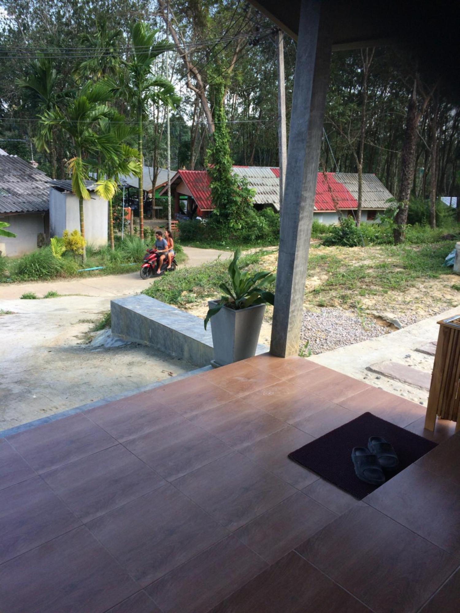 Rinna Resort Ko Mook Bilik gambar